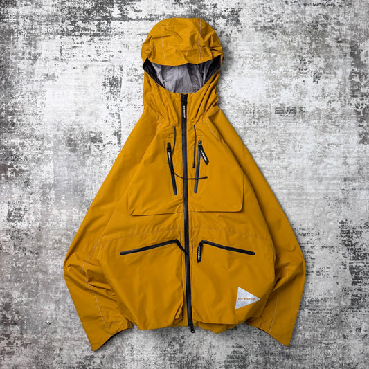 And Wander E Vent Drop Pocket Rain Jacket (L)