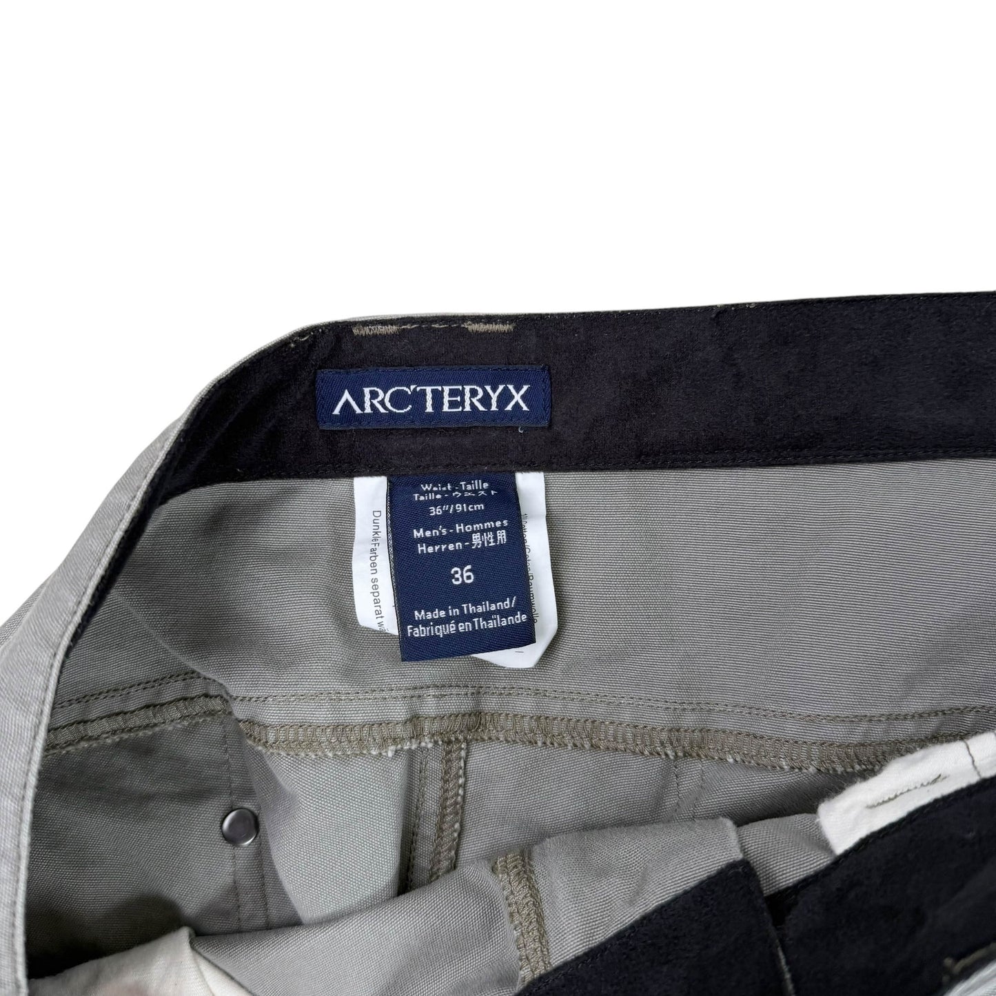 Arc'teryx Bastion Cotton Cargo Shorts (W36)