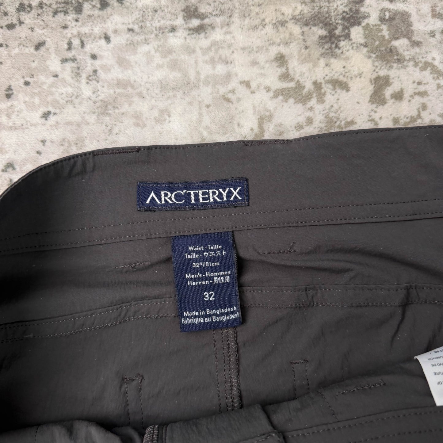 Arc'teryx Rampart Long Cargo Shorts (W32)