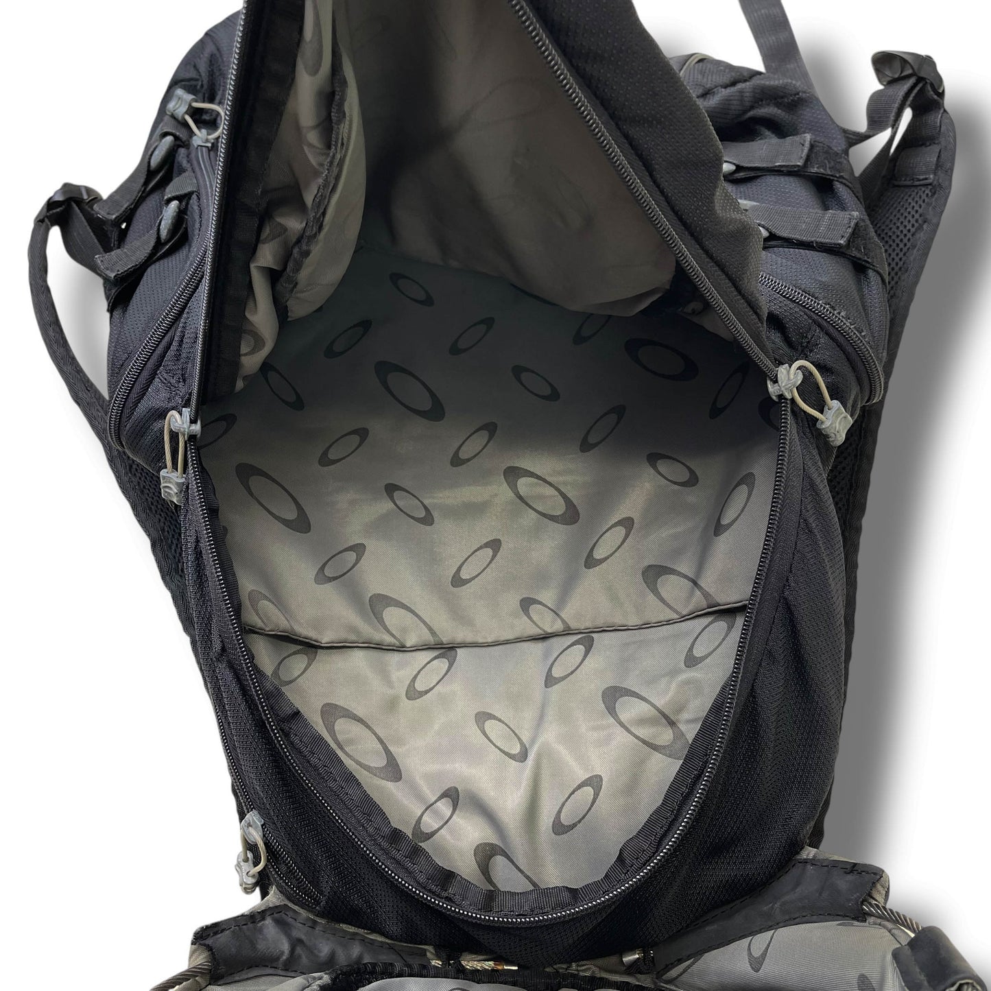 Oakley Bathroom Sink 23 Backpack
