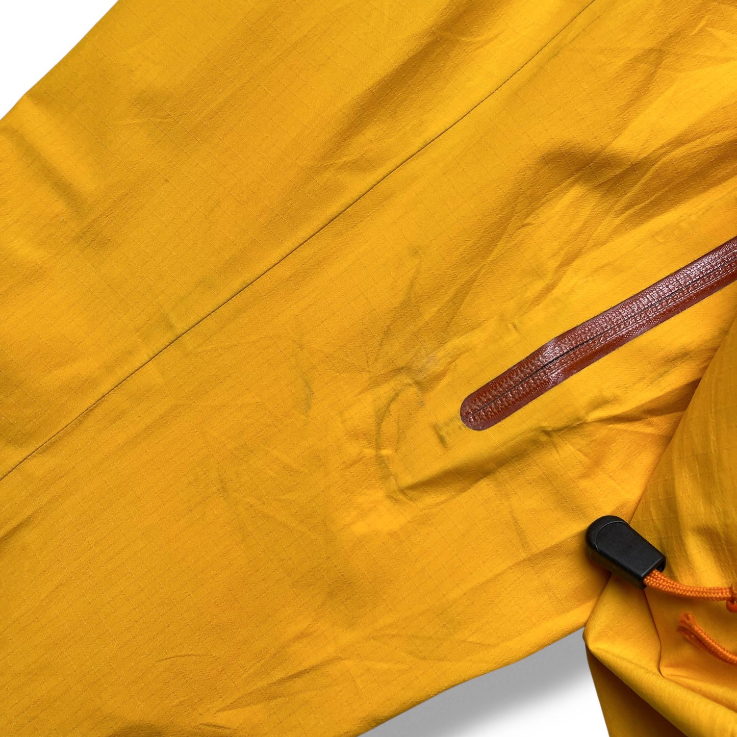 Vintage Arc’teryx Beta AR Gore-tex Shell Jacket (XL)