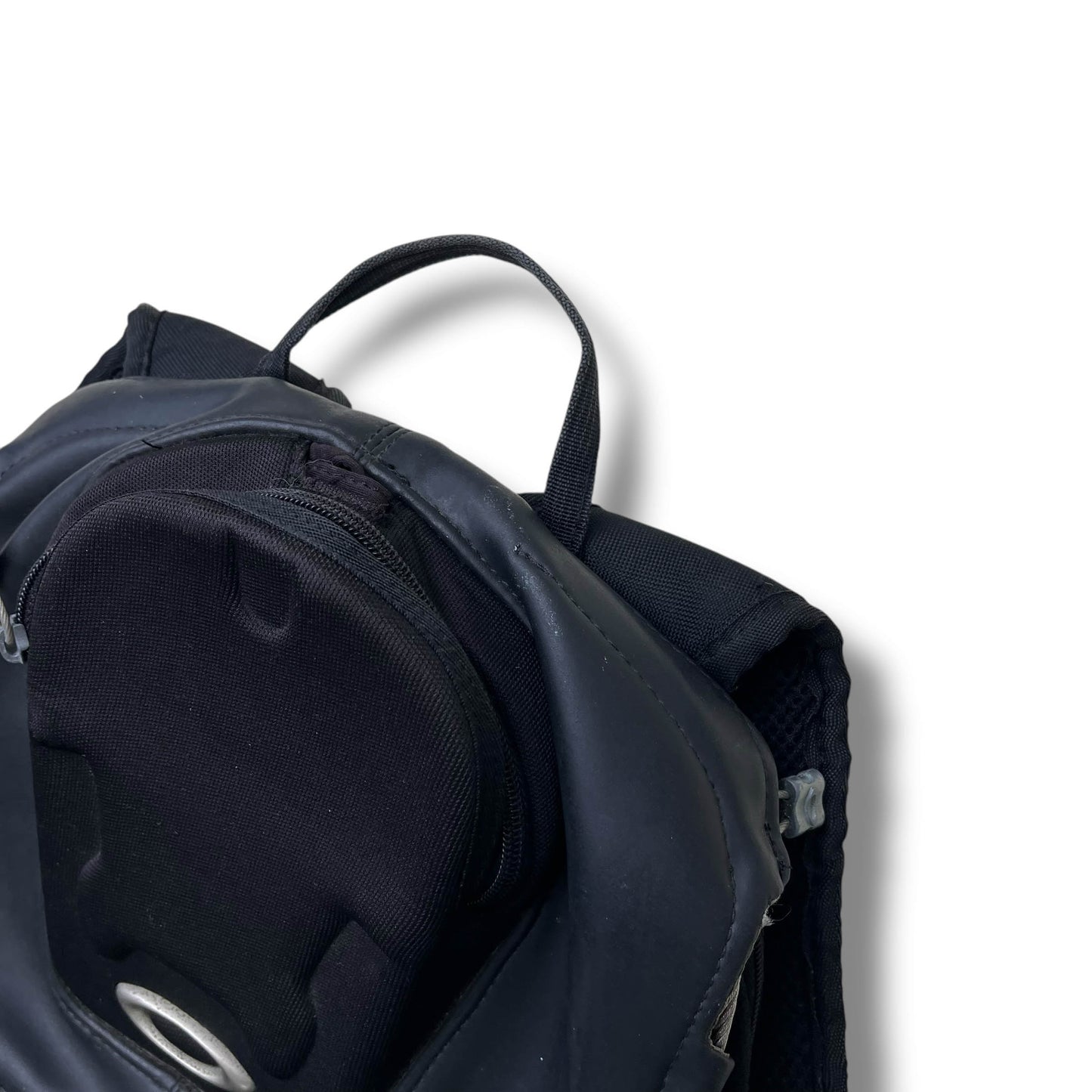 Oakley Bathroom Sink 23 Backpack