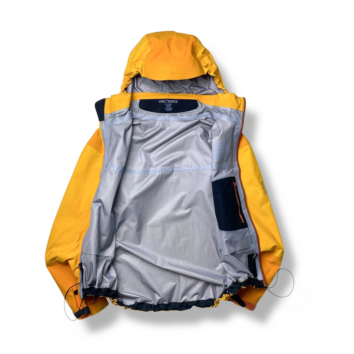 Vintage Arc’teryx Beta AR Gore-tex Shell Jacket (XL)