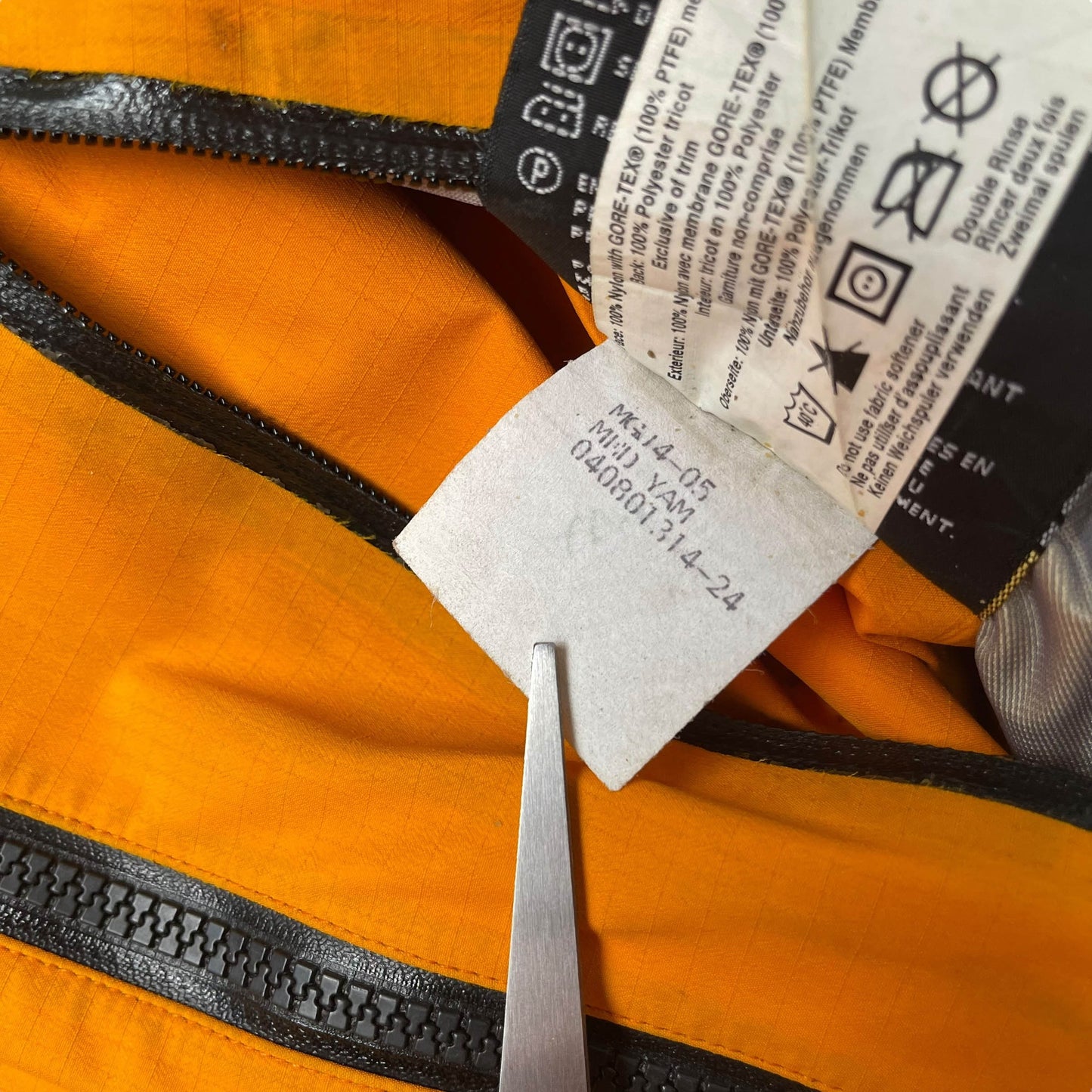 Vintage Arc'teryx Alpha SV Gore-tex Shell Jacket (M)