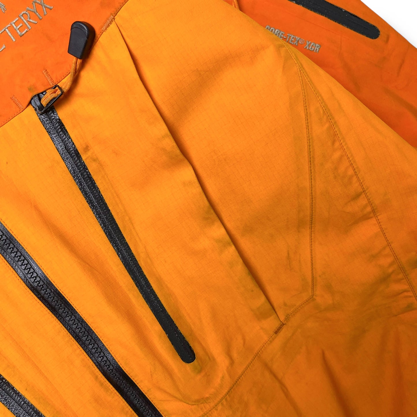 Vintage Arc'teryx Alpha SV Gore-tex Shell Jacket (M)