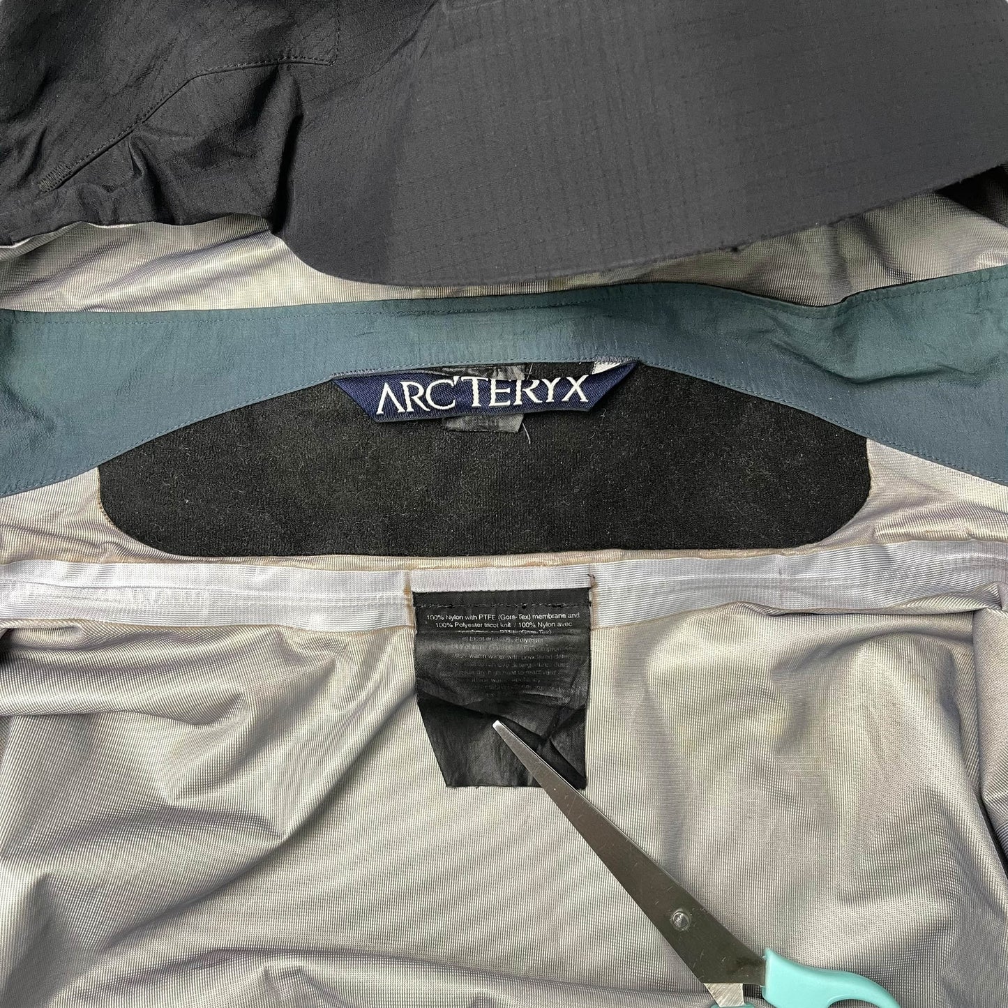Vintage Arc’teryx Theta AR Gore-tex Shell Jacket (S)