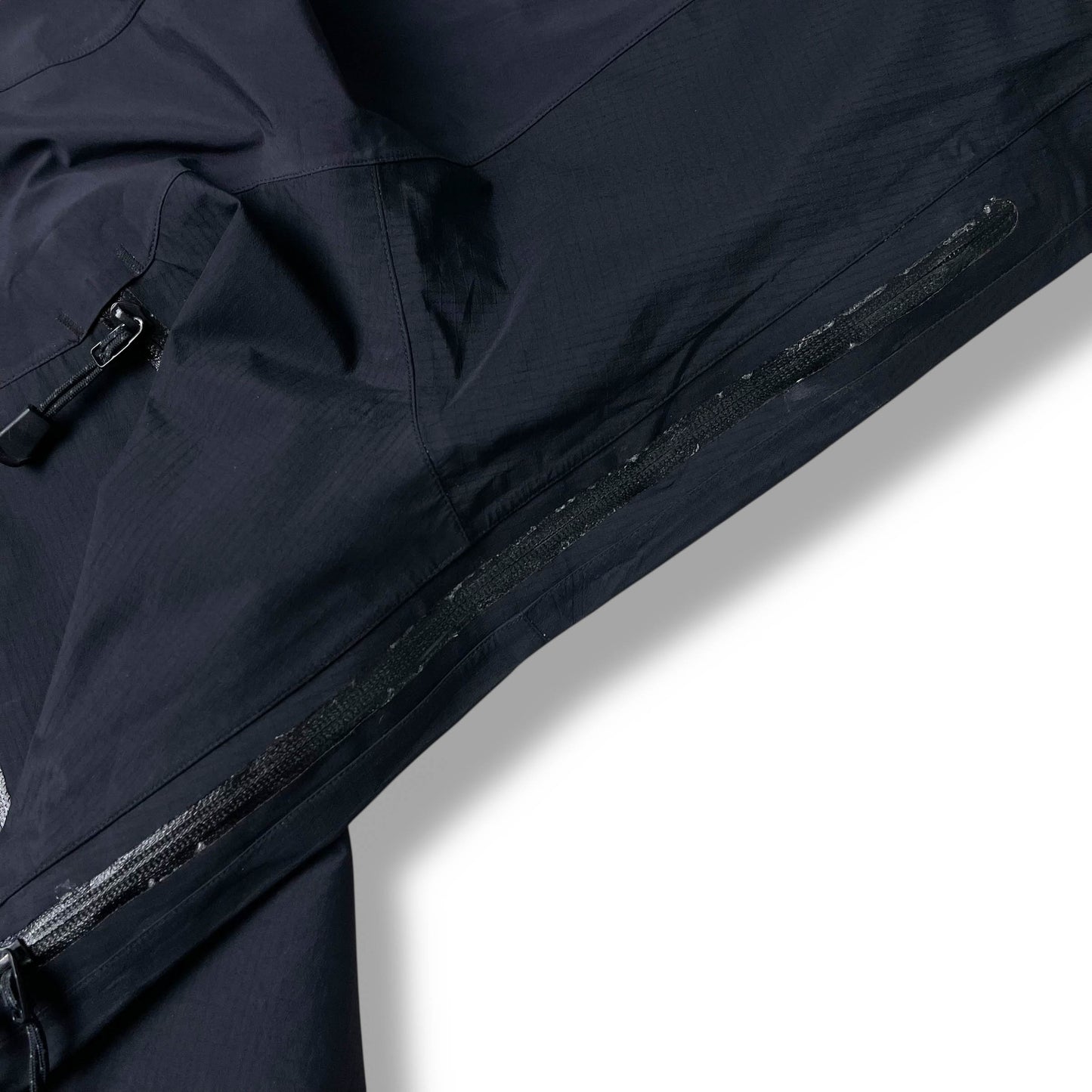 Vintage Arc’teryx Theta AR Gore-tex Shell Jacket (L)