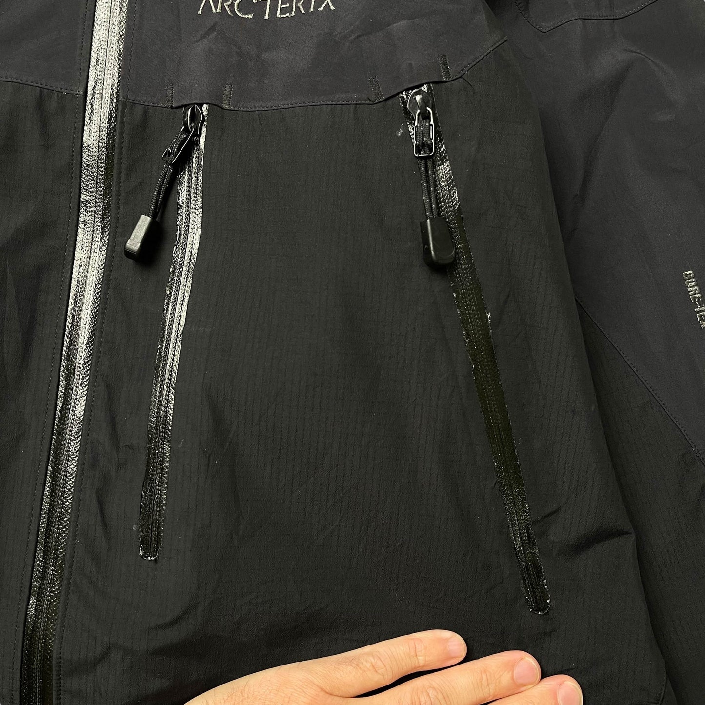 Vintage Arc’teryx Theta AR Gore-tex Shell Jacket (L)