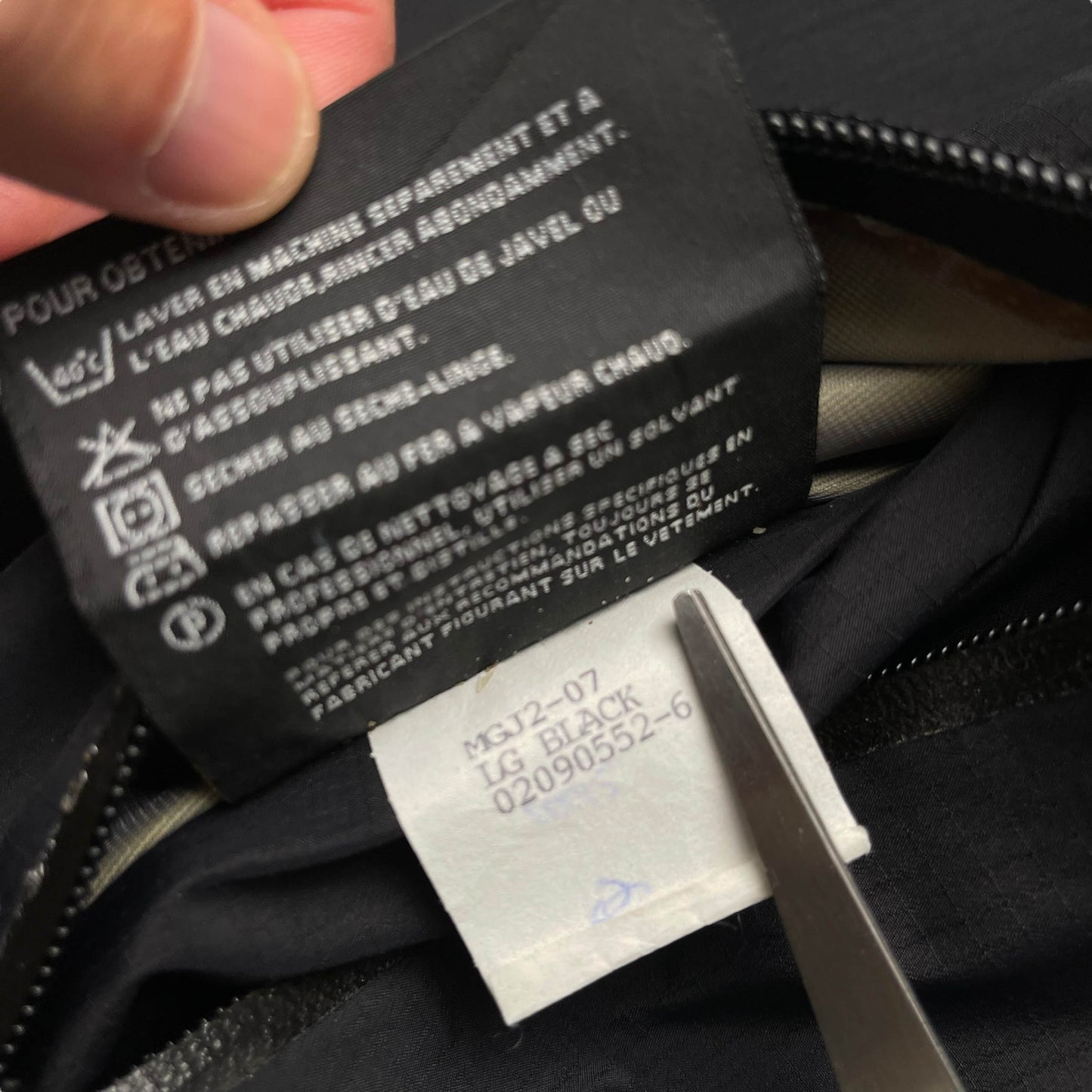 Vintage Arc’teryx Beta AR Gore-Tex Pro Jacket (L)