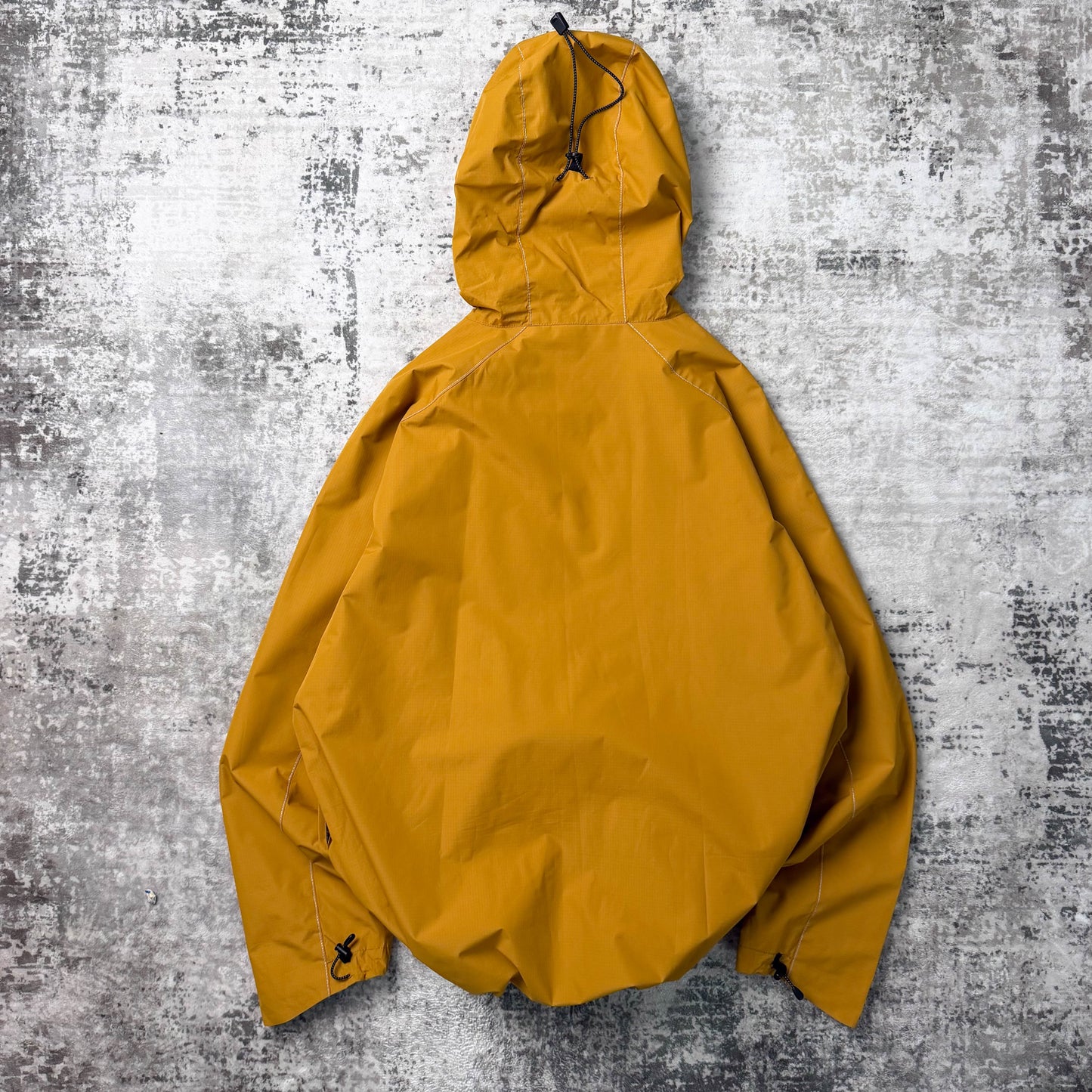 And Wander E Vent Drop Pocket Rain Jacket (L)