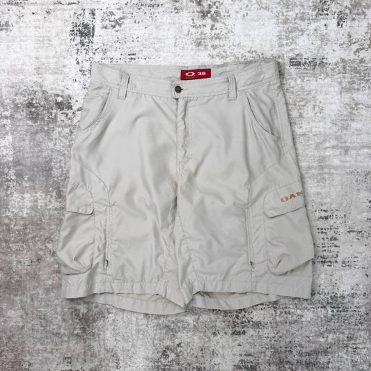 Vintage Oakley Cargo Shorts (W36)
