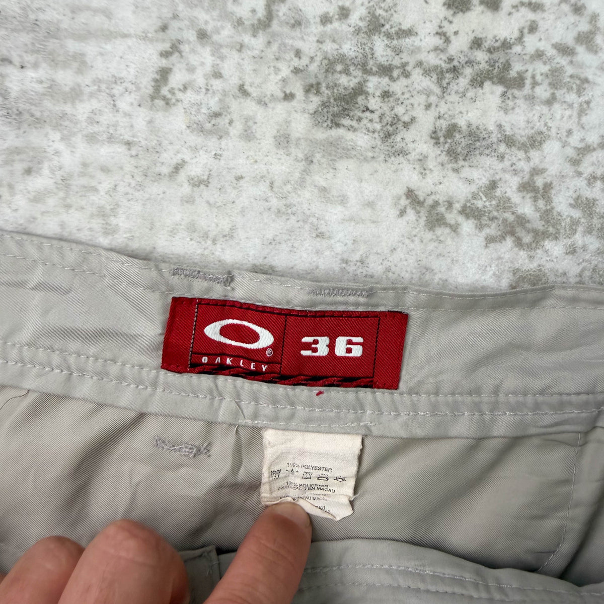 Vintage Oakley Cargo Shorts (W36)