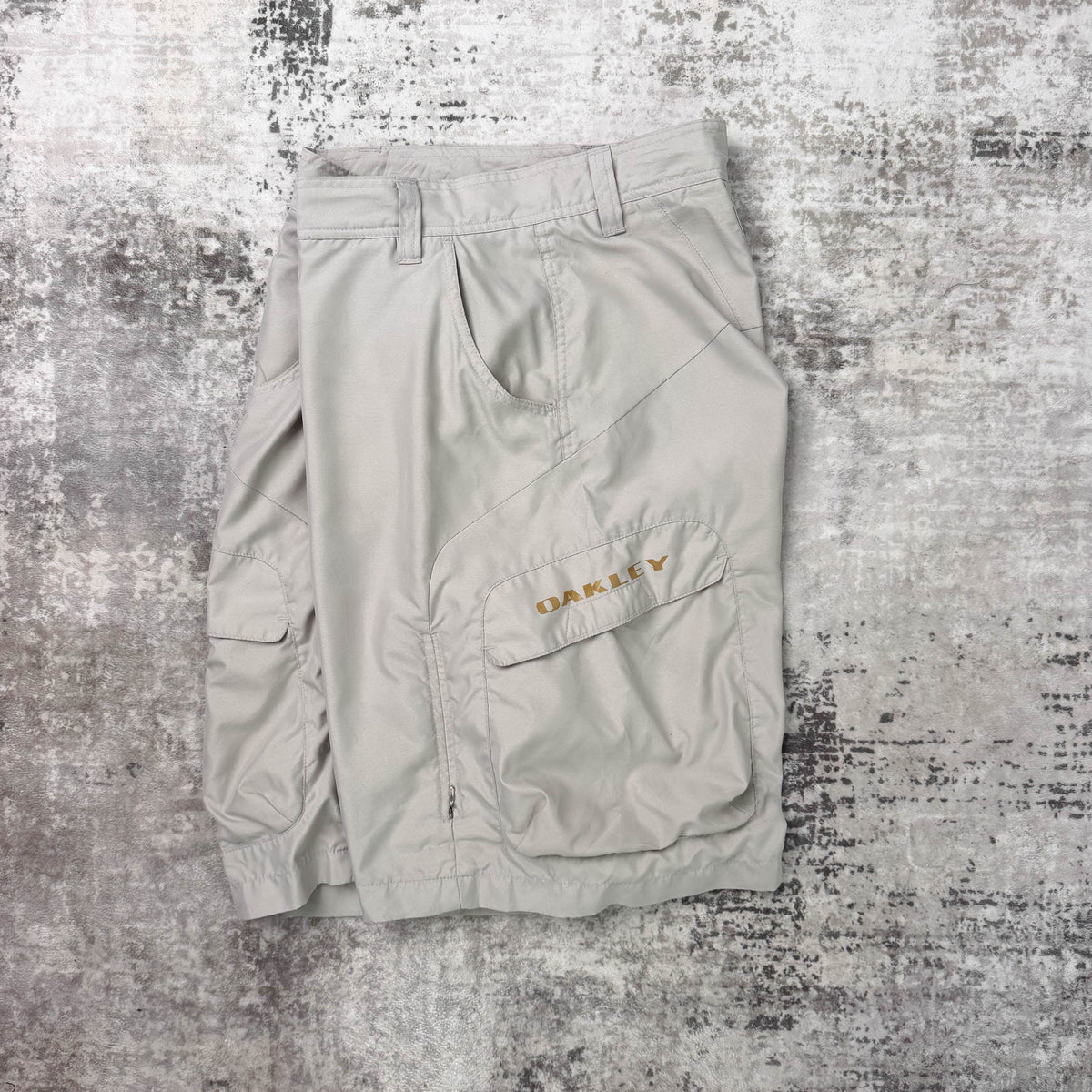 Vintage Oakley Cargo Shorts (W36)