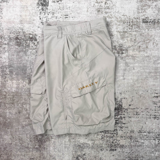 Vintage Oakley Cargo Shorts (W36)