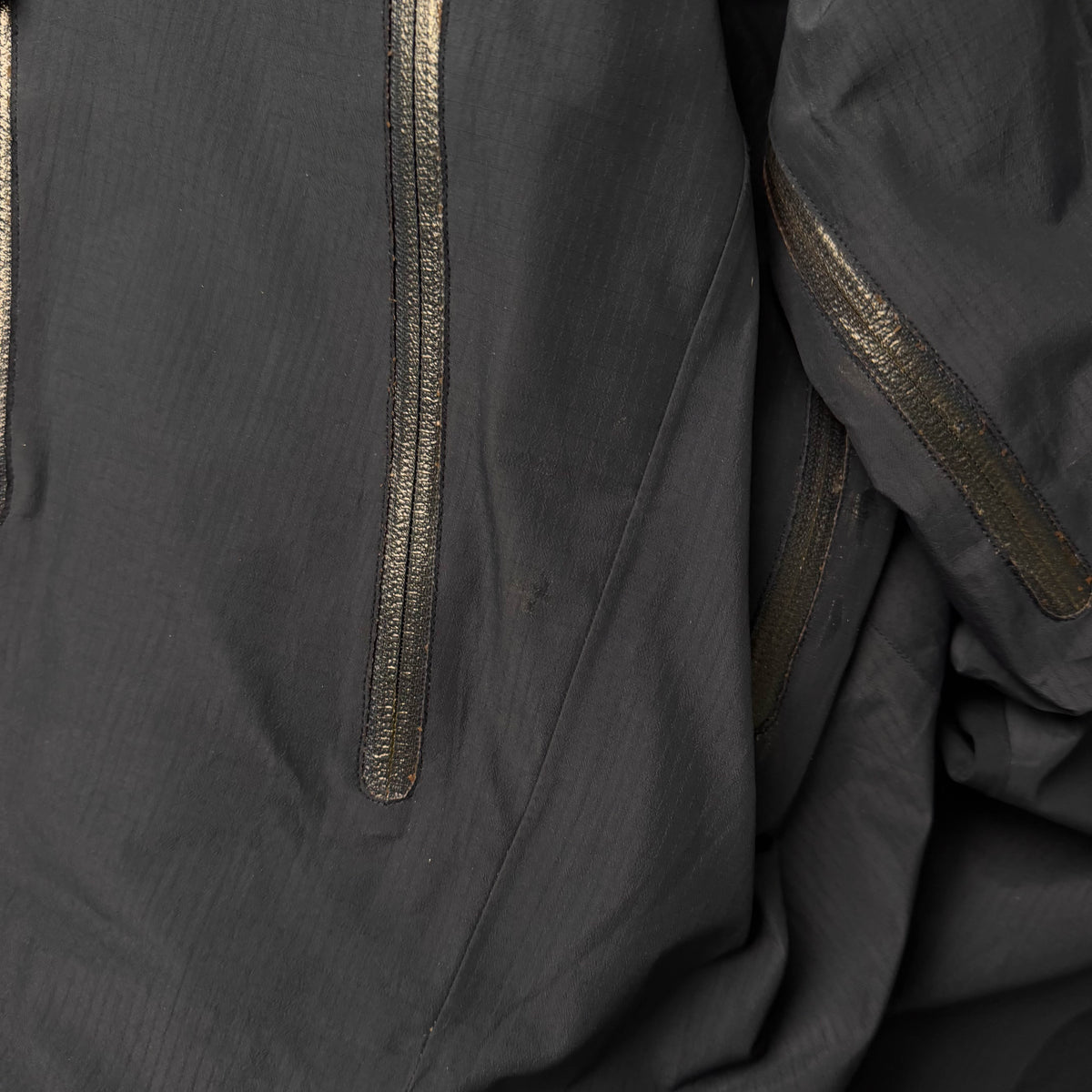 Vintage Arc'teryx Theta AR Goretex Shell Jacket (L)