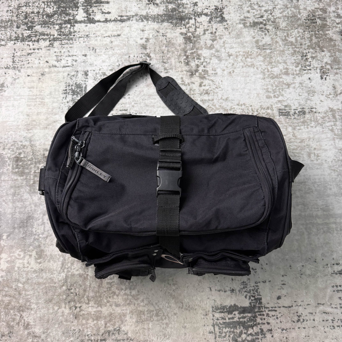 Vintage Oakley Tactical Duffle Bag