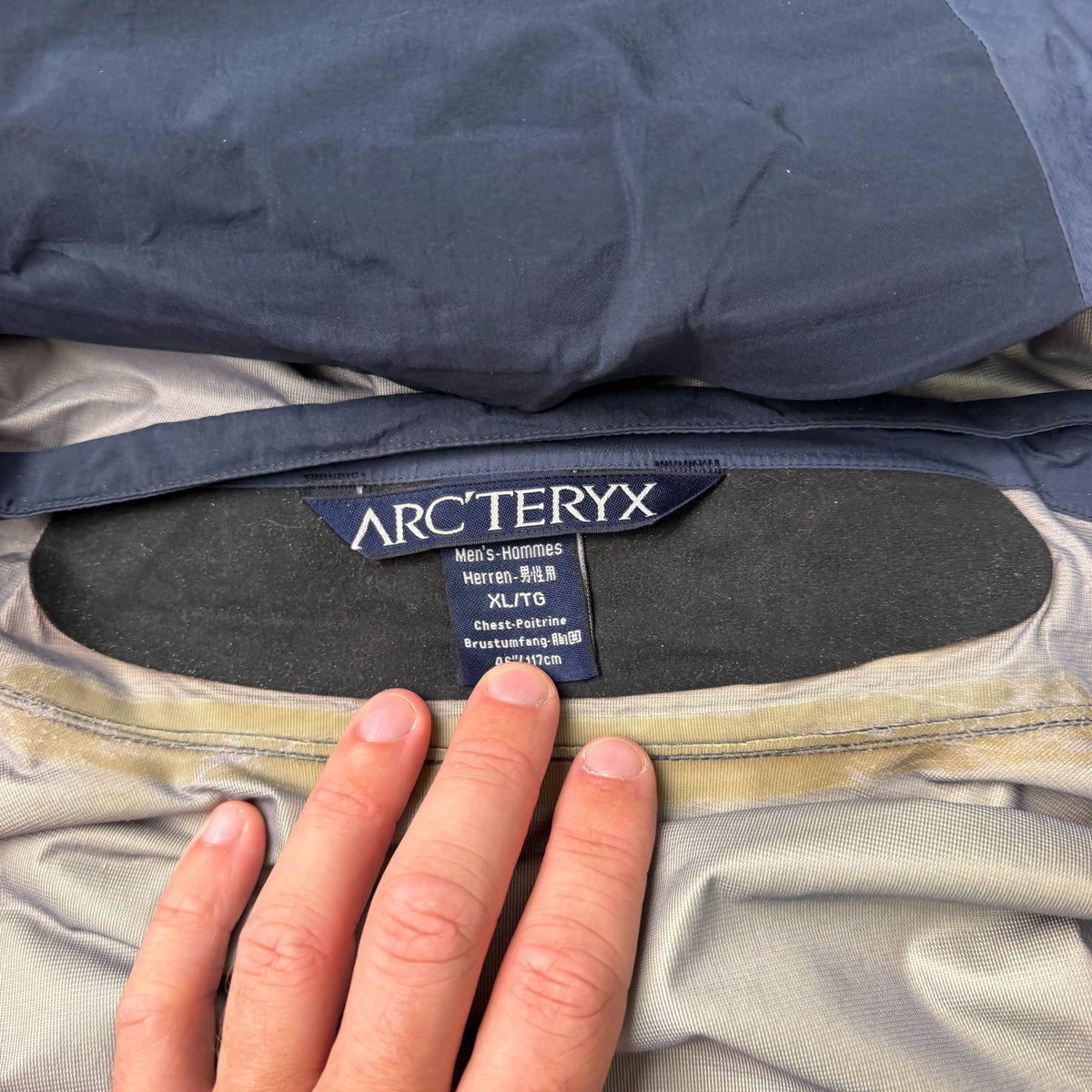 Vintage Arc'teryx Theta AR Goretex Shell Jacket (XL)