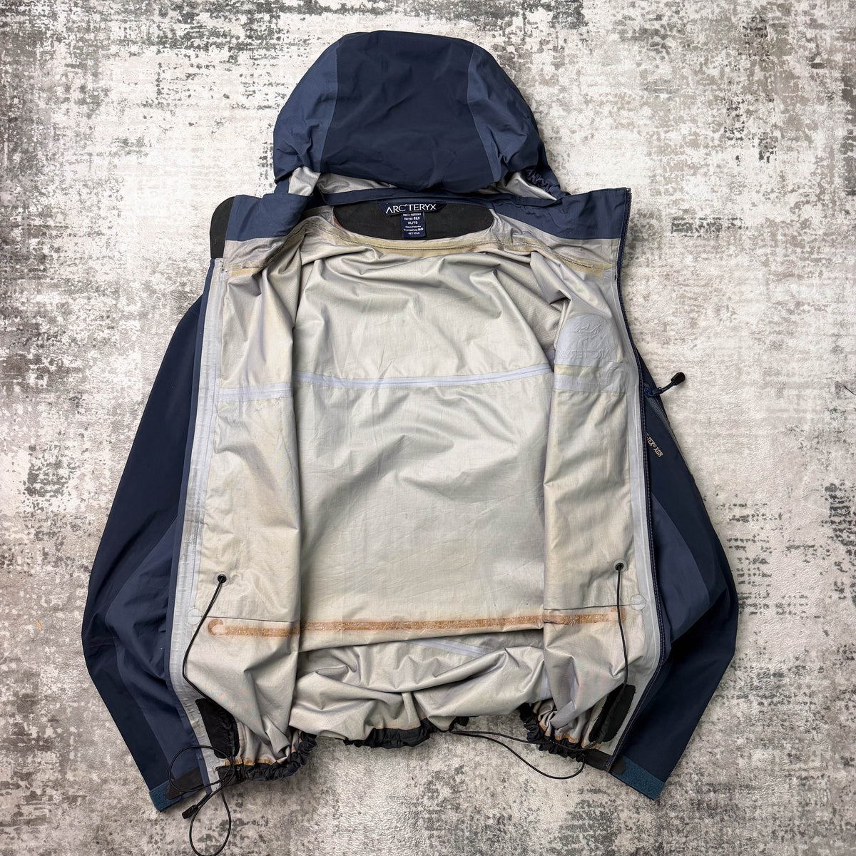 Vintage Arc'teryx Theta AR Goretex Shell Jacket (XL)