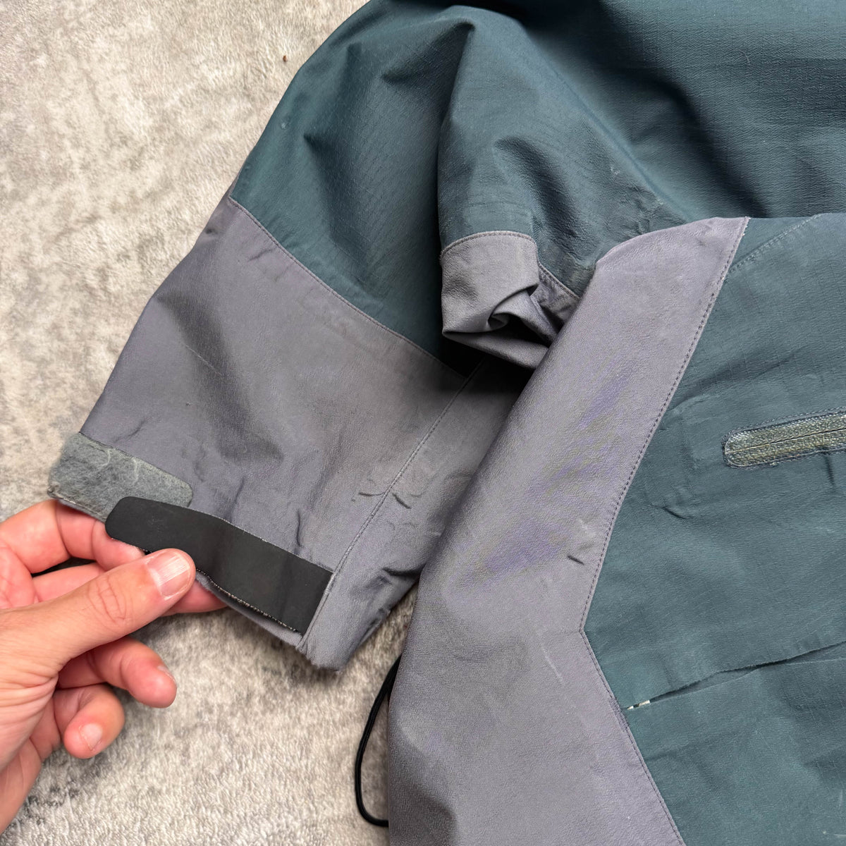 Vintage Arc'teryx Sidewinder SV Goretex Shell Jacket (M)