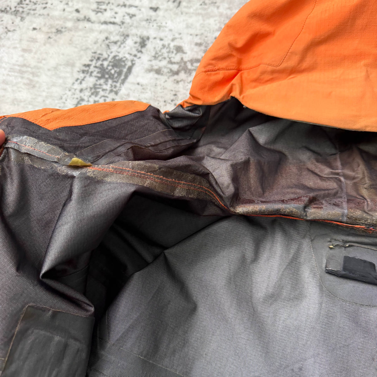 Vintage Arc'teryx Alpha SV Goretex Shell Jacket (M)