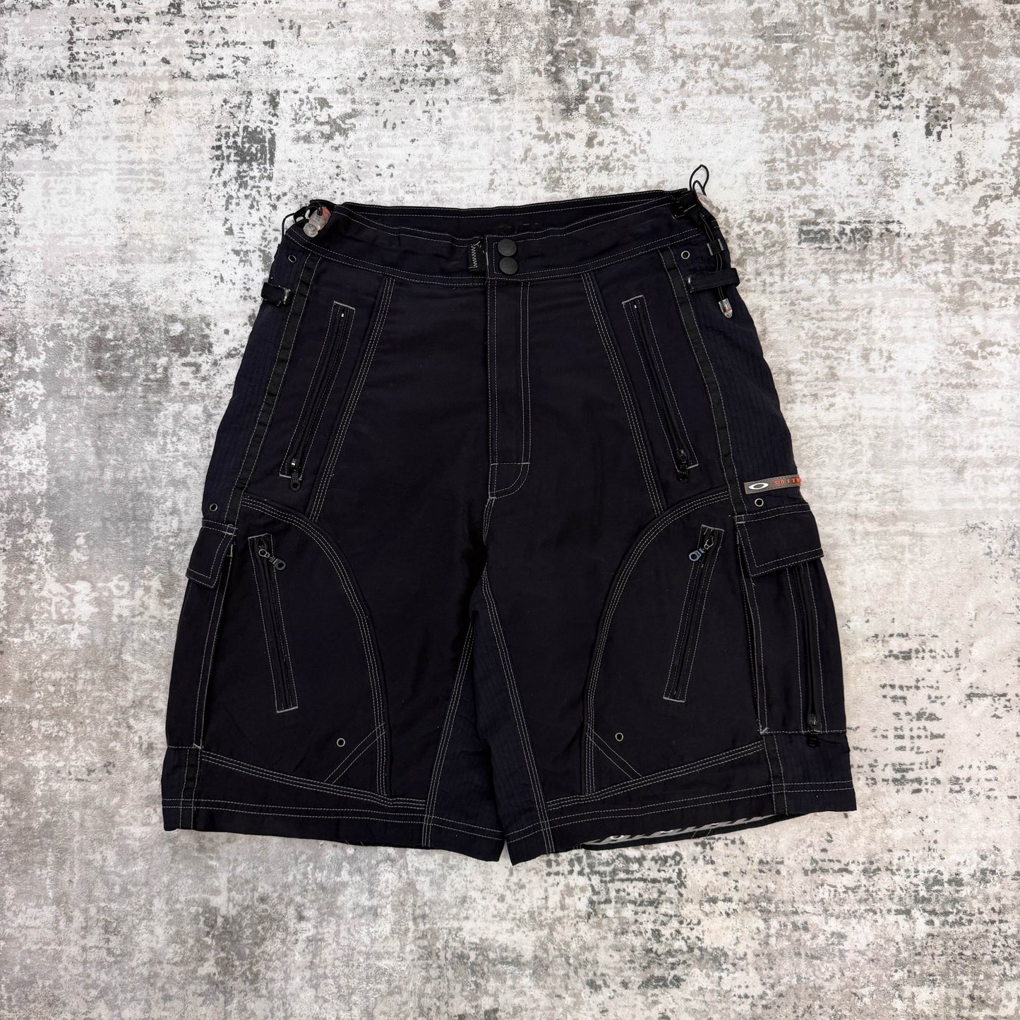 Vintage Oakley Software Technical Cargo Shorts (M)