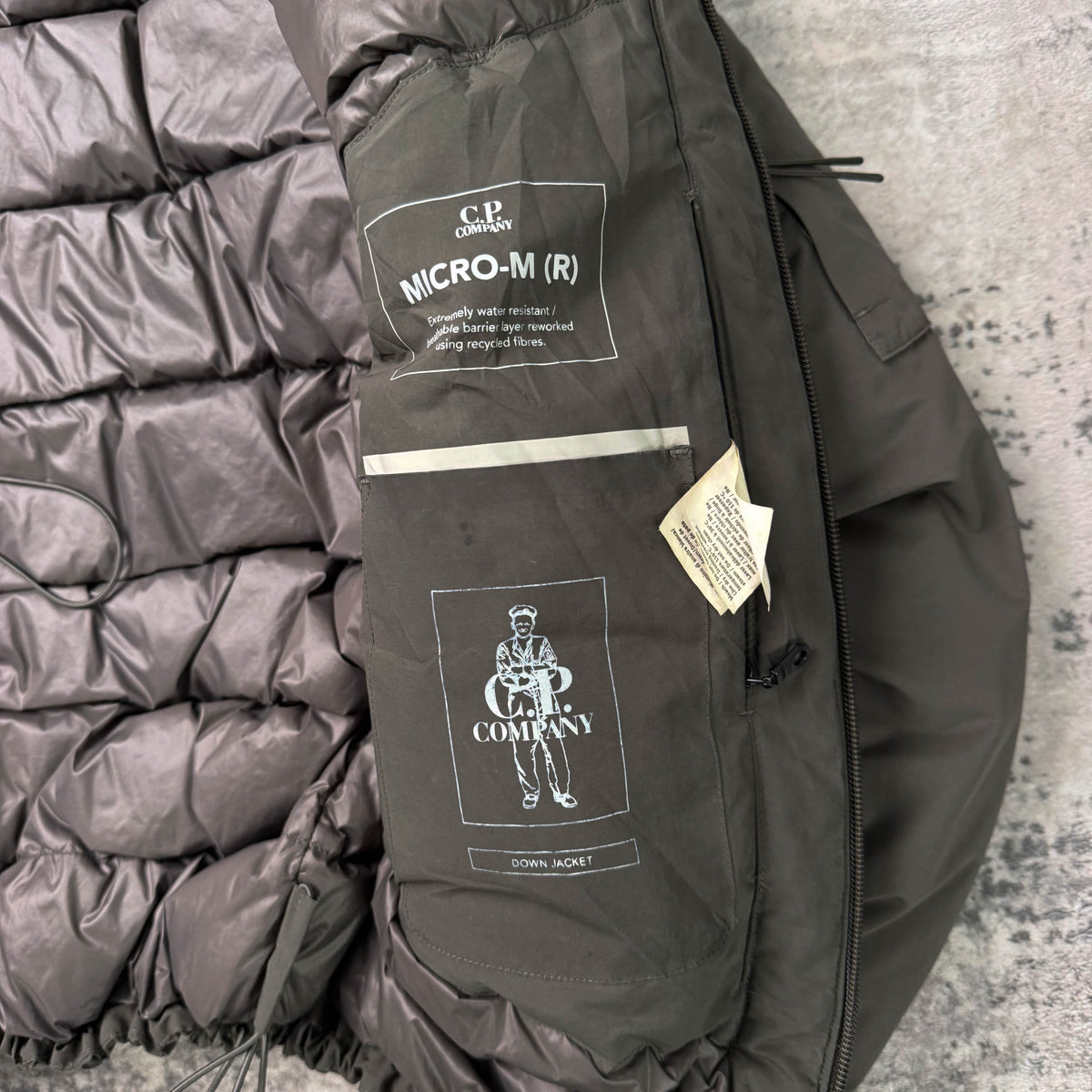 CP Company Micro M (R) Down Jacket (M)