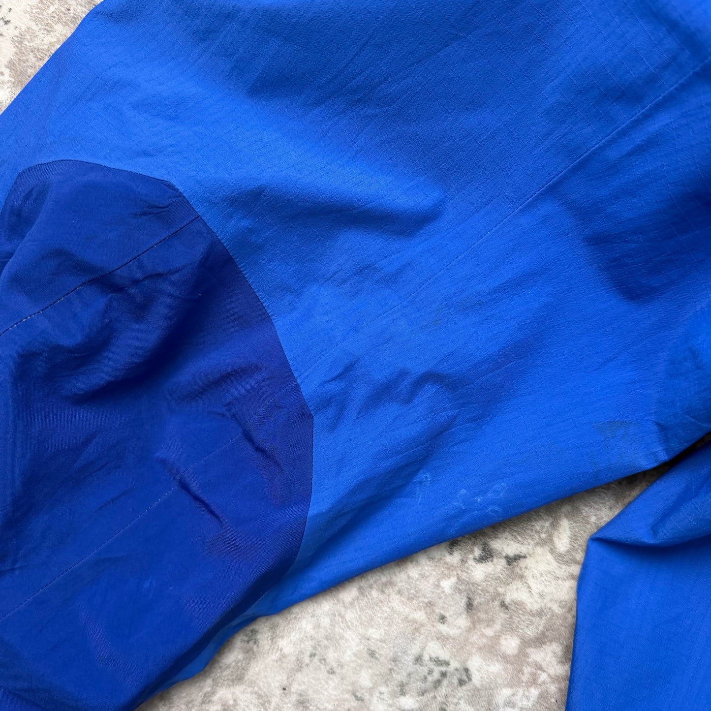 Vintage Arc'teryx Beta AR Gore-tex Shell Jacket (M)