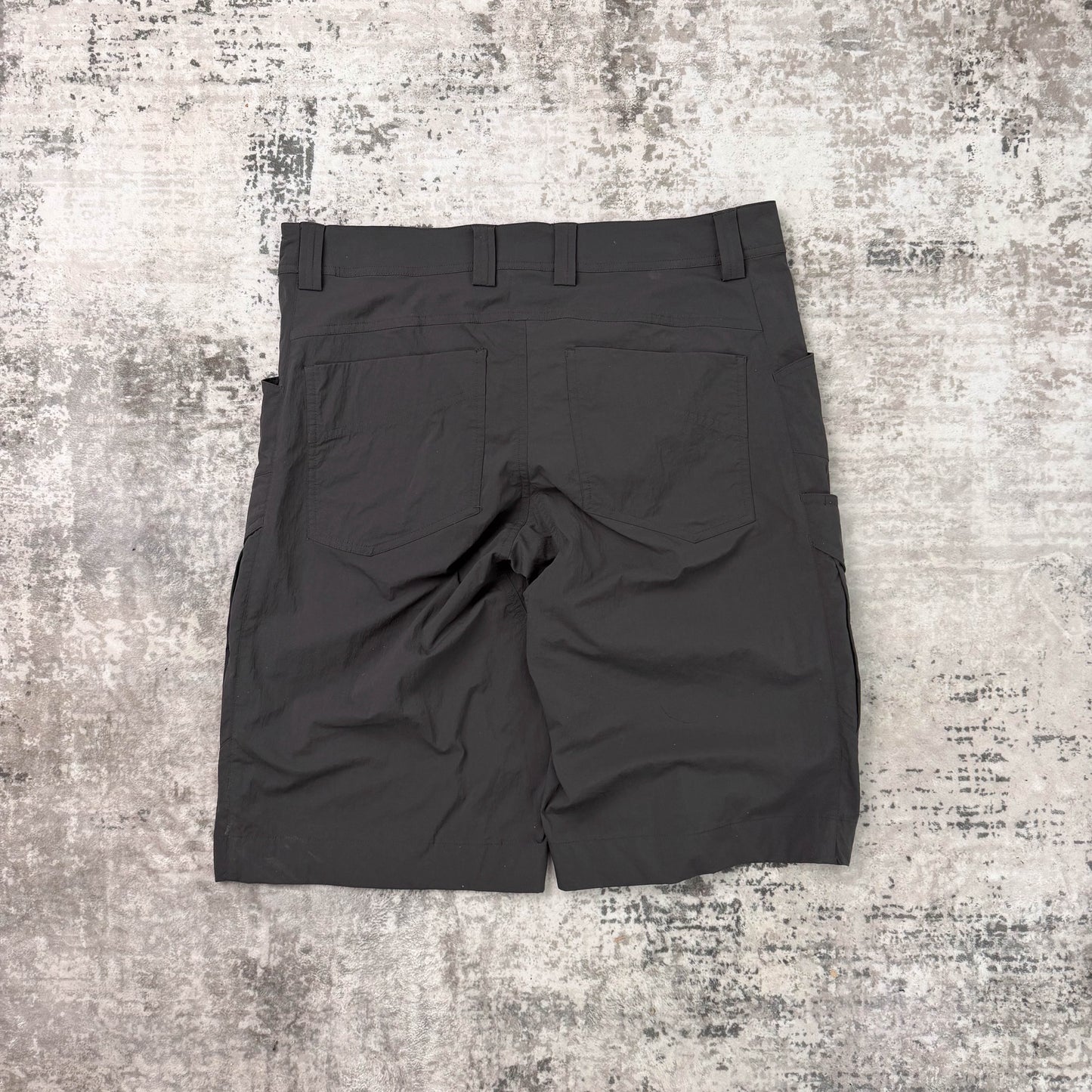Arc'teryx Rampart Long Cargo Shorts (W32)