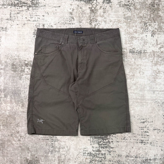 Arc'teryx Bastion Cargo Shorts (W34)