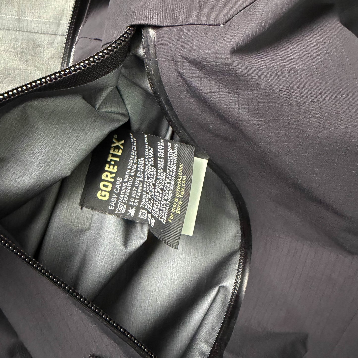 Arc'teryx Theta AR Gore-tex Shell Jacket (L)