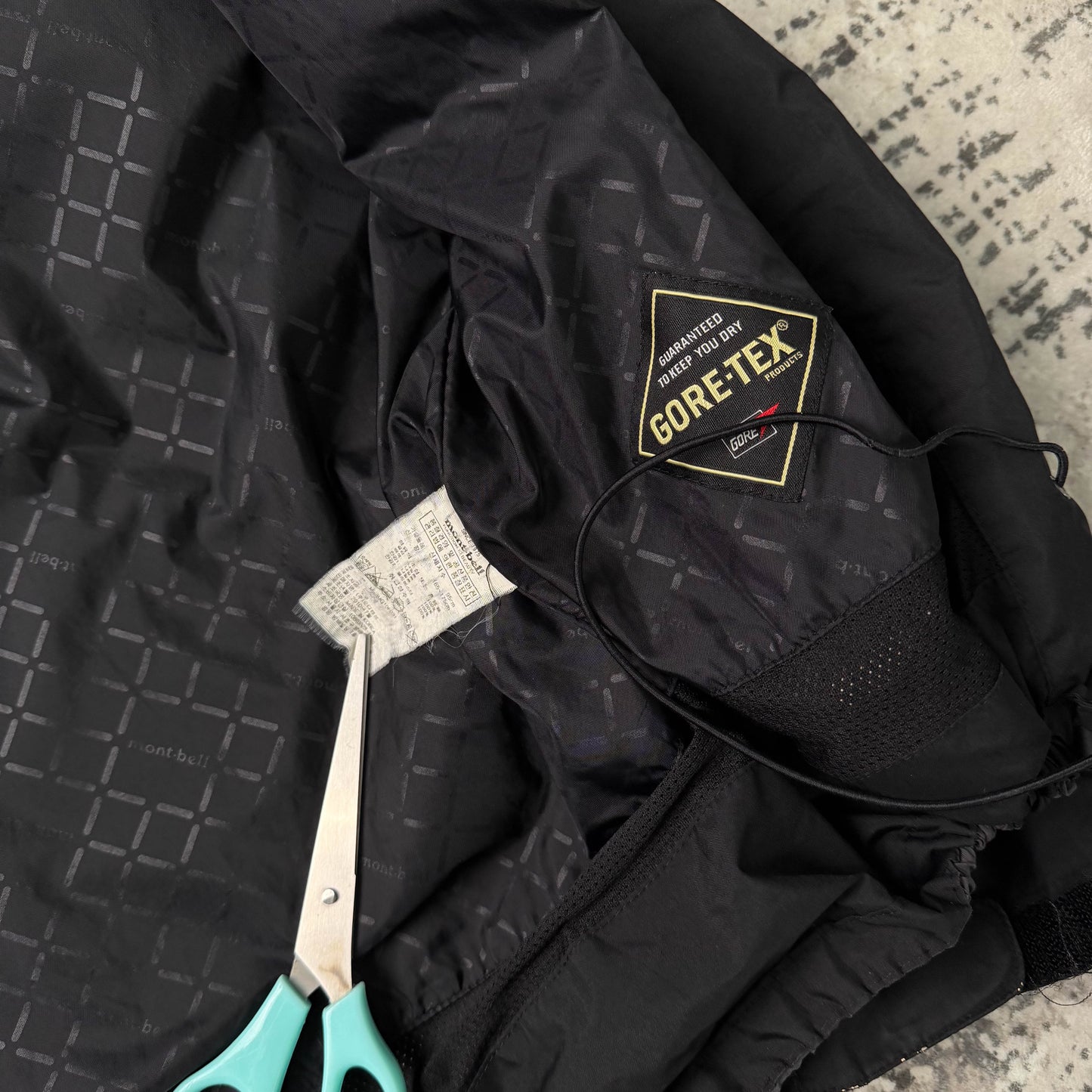 Montbell Gore-tex Jacket (M)