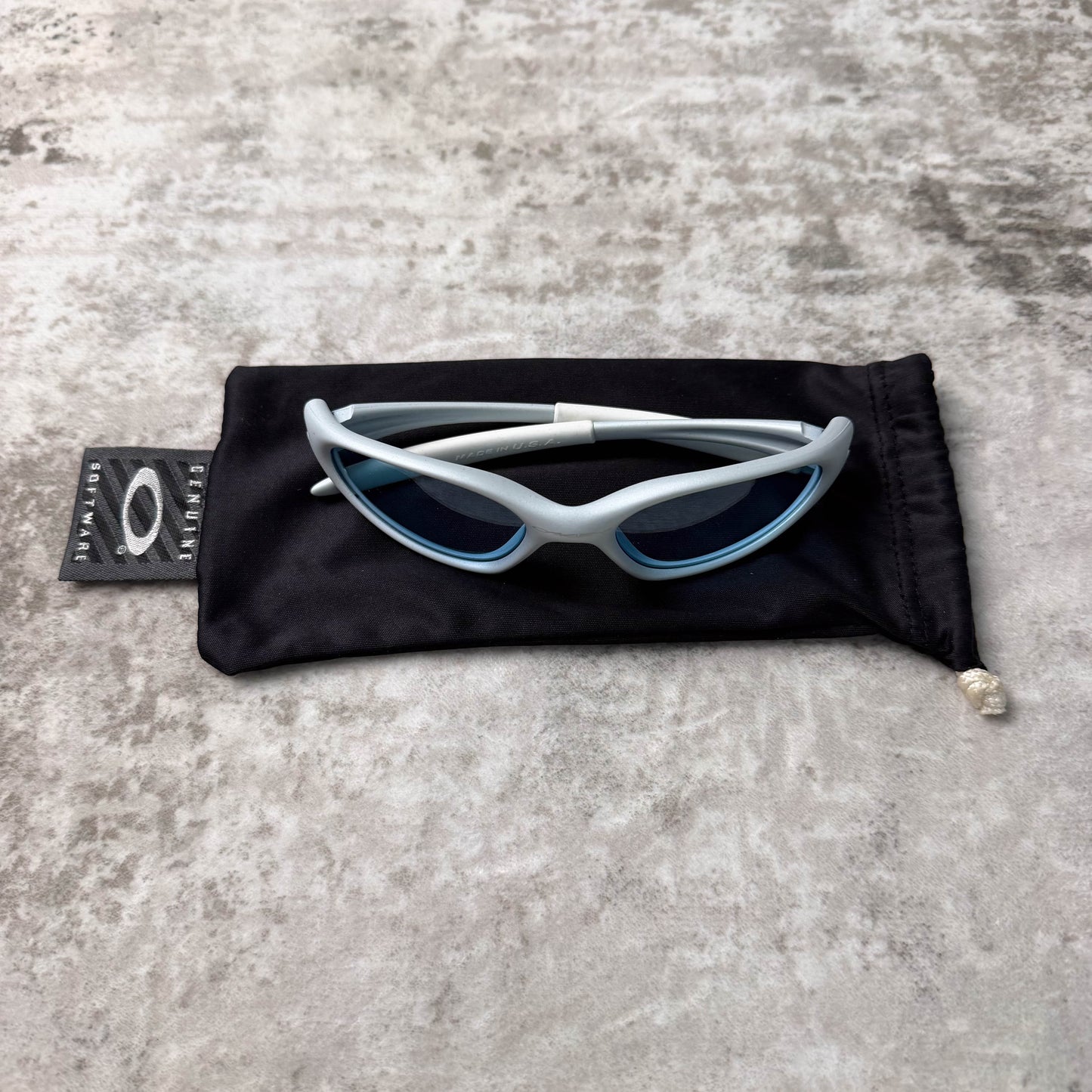 Vintage Oakley Minute Pearl Blue Gen 2 Sunglasses