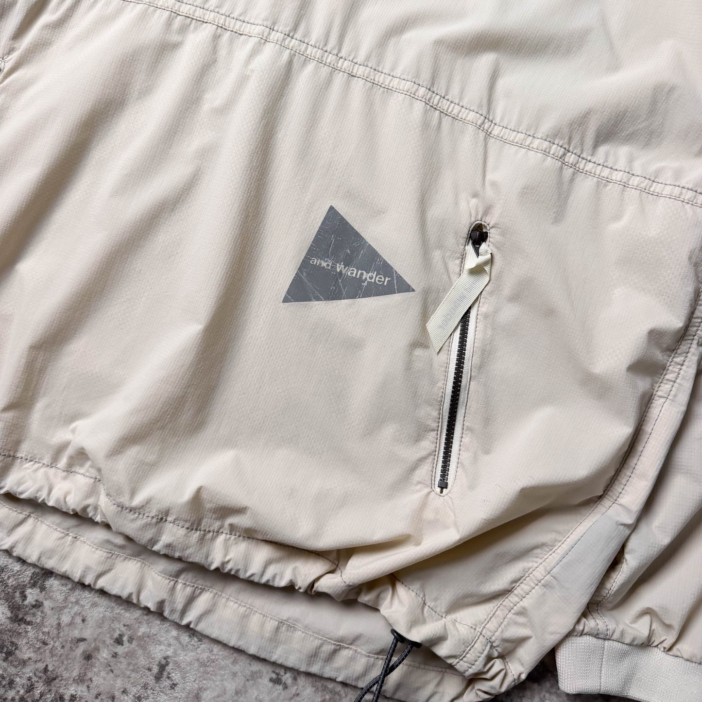 And Wander Pertex Wind Longsleeve Pullover (L)