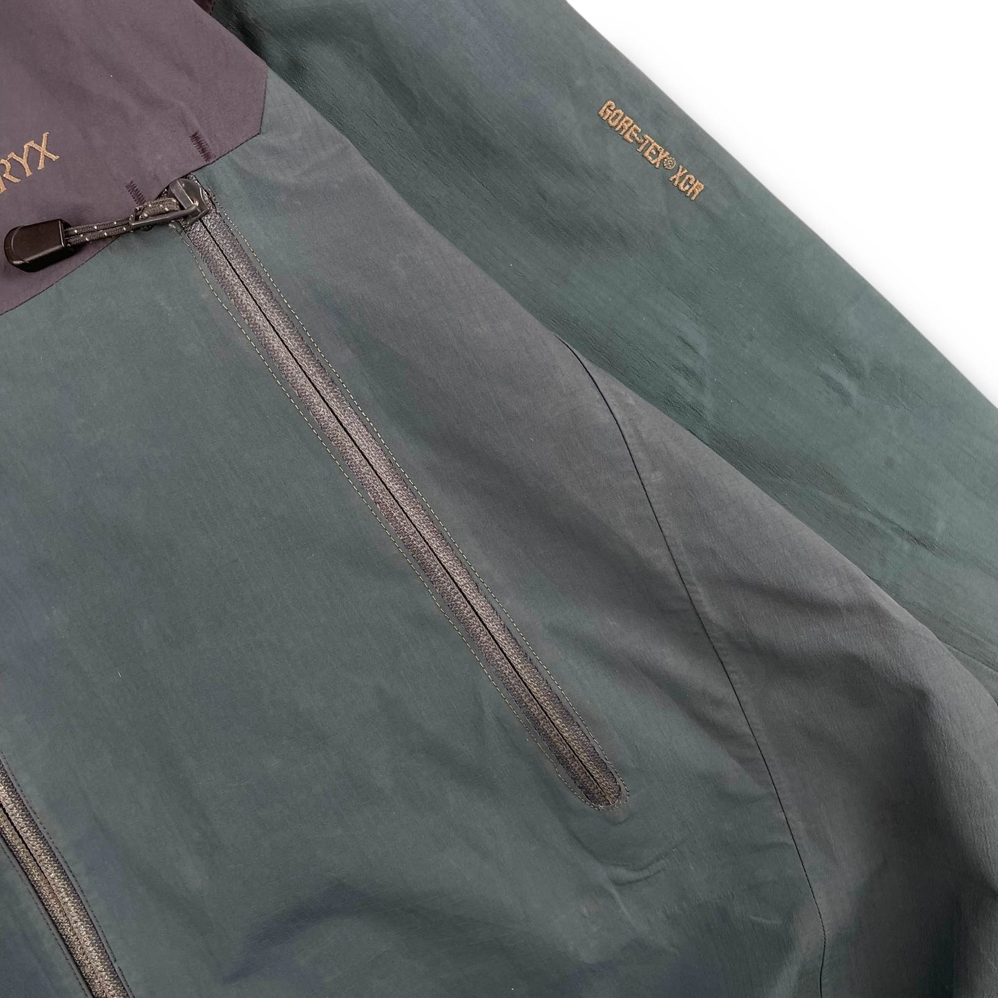 Vintage Arc'teryx Beta AR (L)