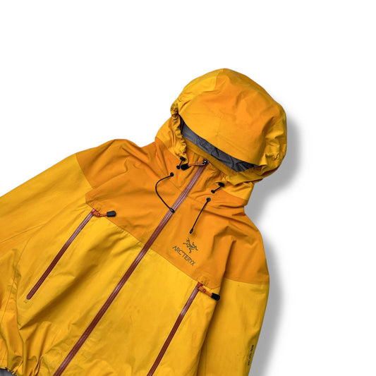 Vintage Arc’teryx Beta AR Gore-tex Shell Jacket (XL)