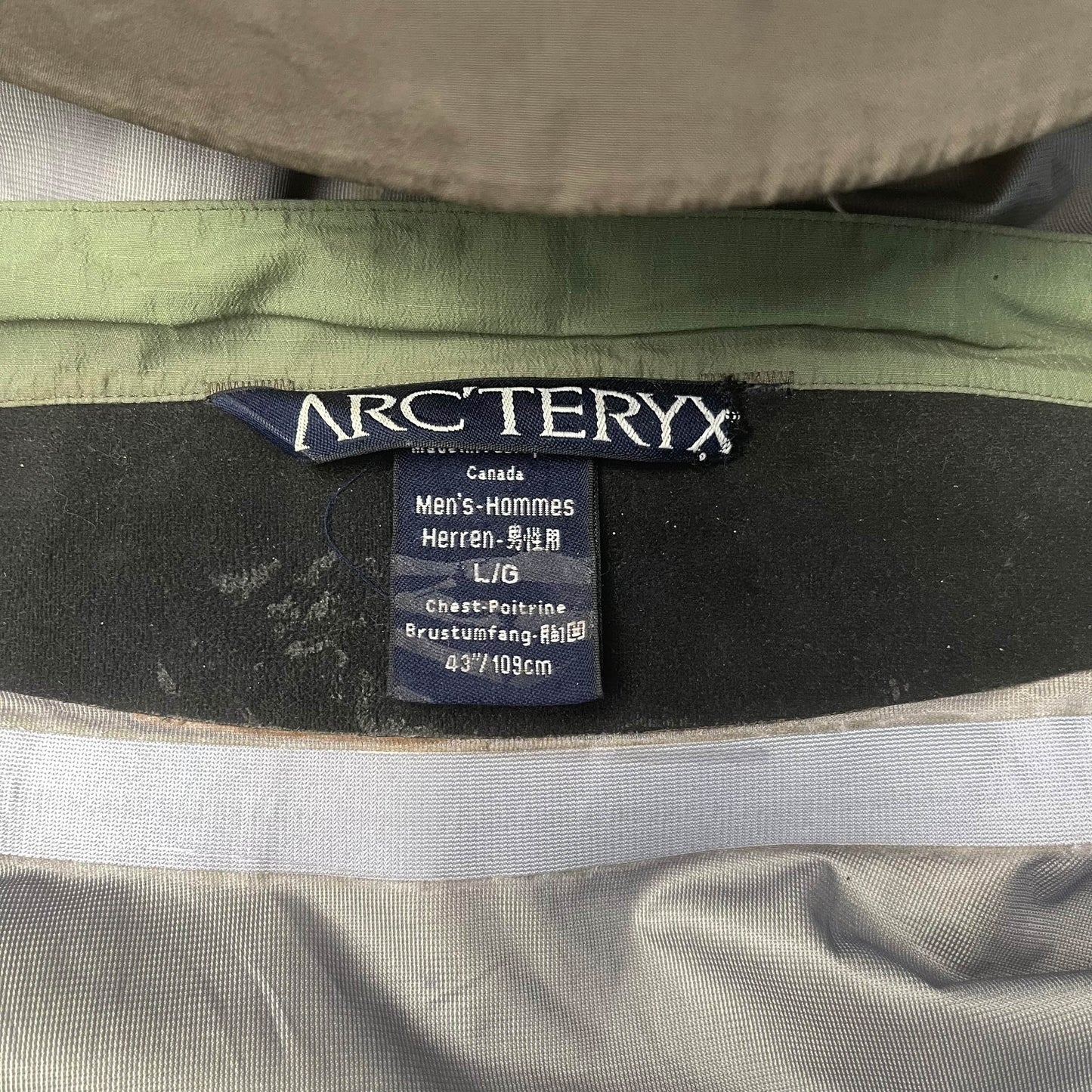Vintage Arc'teryx Theta AR Gore-tex Shell Jacket (L)