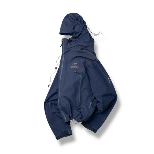 Vintage Arc’teryx Beta AR Gote-tex Shell Jacket (L)