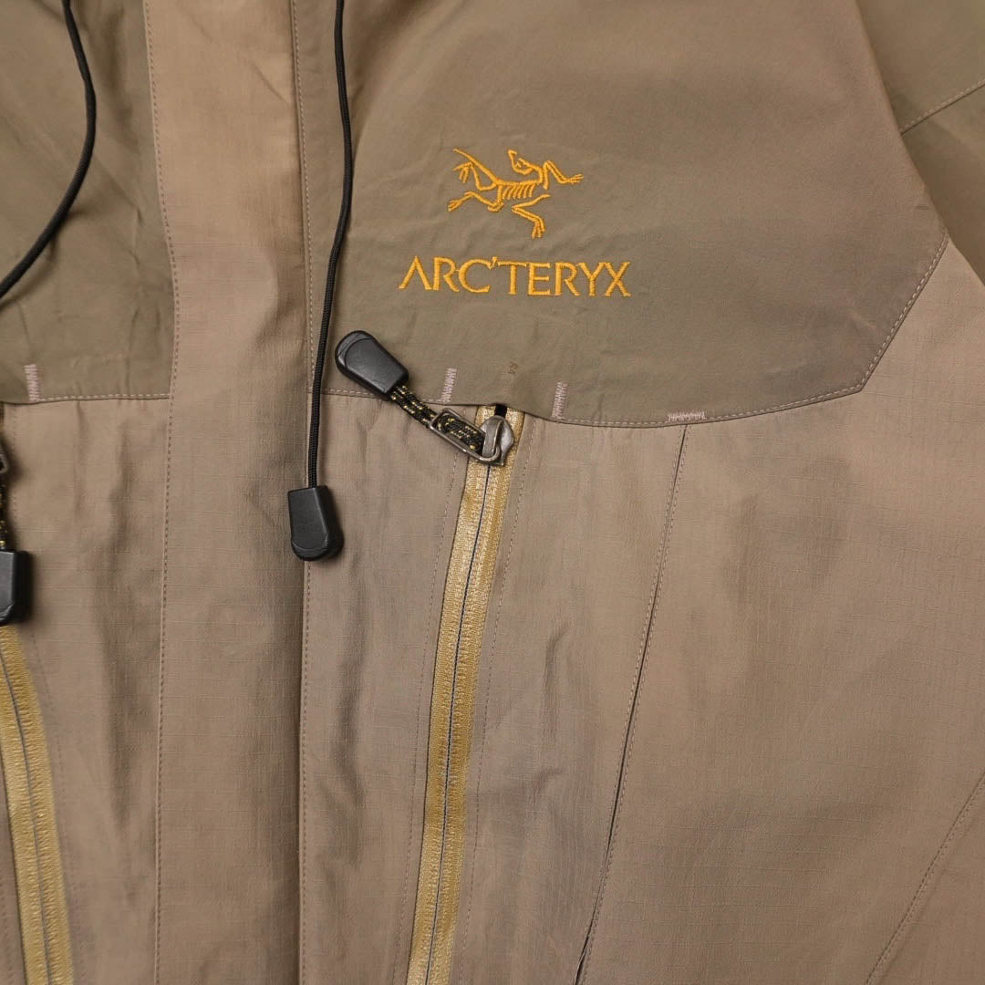 Vintage Arc'teryx Alpha SV Gore-tex Shell Jacket (M)